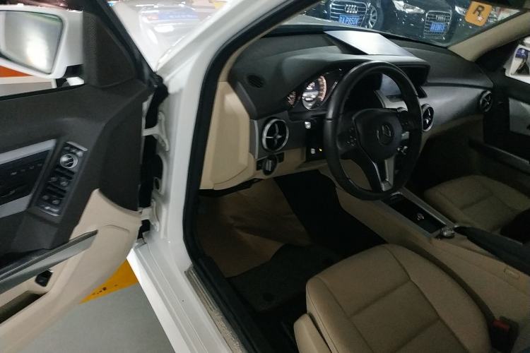 Used Mercedes-Benz GLK-Class 2013 GLK 300 4MATIC Dynamic Sunroof Model
