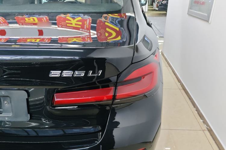 Used BMW 5 Series 2022 Second Facelift 525Li Luxury Package
