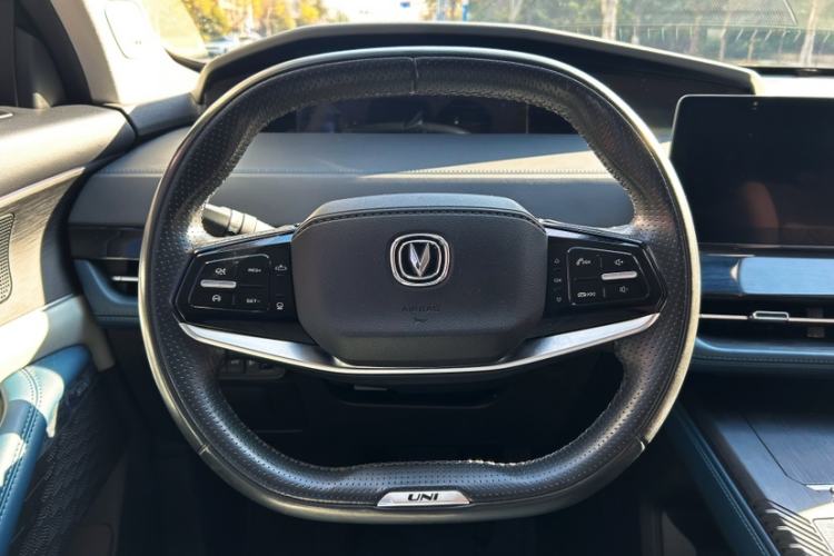 Used Changan UNI-K iDD 2022 Blue Whale iDD 130km 1.5T Excellence Model
