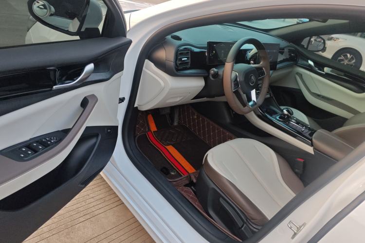 Used BYD Qin PLUS 2024 HONOR Edition DM-i 55KM Leading Model
