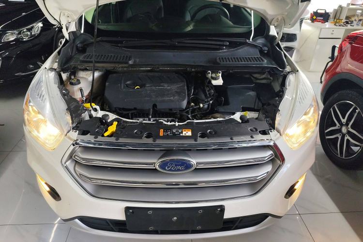 Used Ford Kuga 2017 EcoBoost 180 Two-Wheel-Drive Platinum Edition
