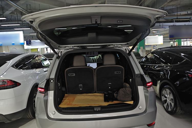 Used Li Auto L9 2023 Pro Model
