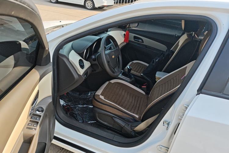 Used Chevrolet Cruze 2015 1.5L Classic SL MT
