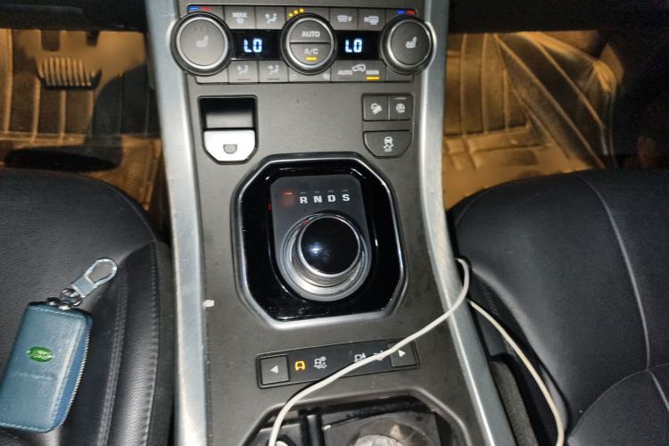 Used Land Rover Range Rover Evoque 2018 240 PS SE Smart Brilliance Edition
