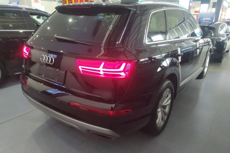 Used Audi Q7 2018 40 TFSI Comfort Model