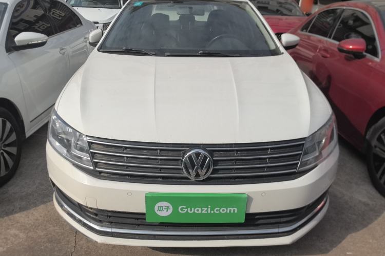 Used Volkswagen Lavida 2015 1.6L Automatic Comfort Edition
