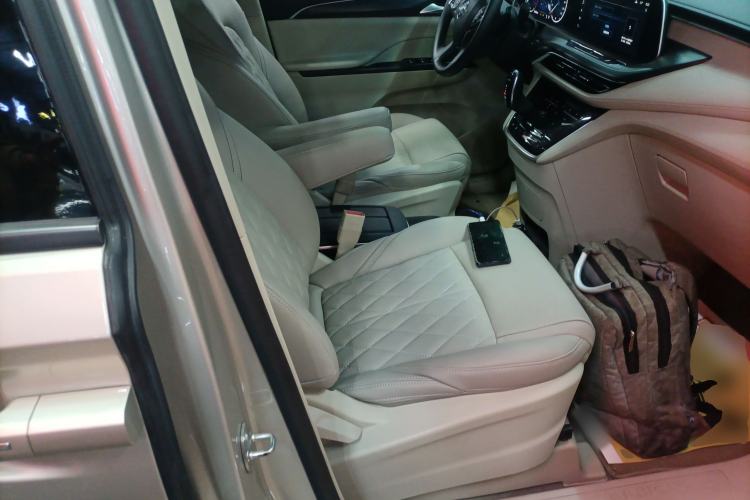 Used Buick GL8 2022 ES Landtrek 653T Comfort Edition
