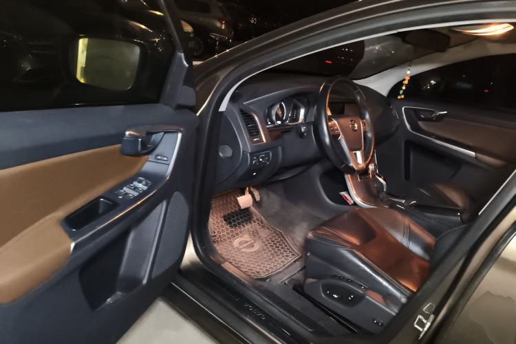 Used Volvo XC60 2017 T5 AWD Smart Range Edition
