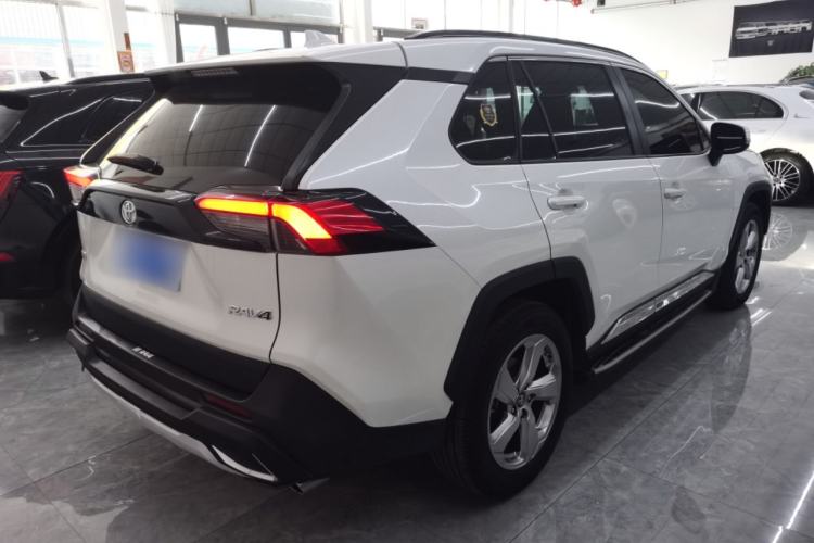 Used Toyota RAV4 2020 2.0L CVT Two-Wheel Drive Fashion PLUS Edition
