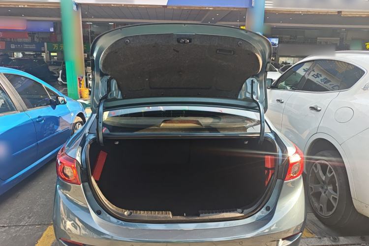 Used Mazda Mazda 3 Axela 2017 Sedan 1.5L Automatic Luxury Model Emission Standard China V
