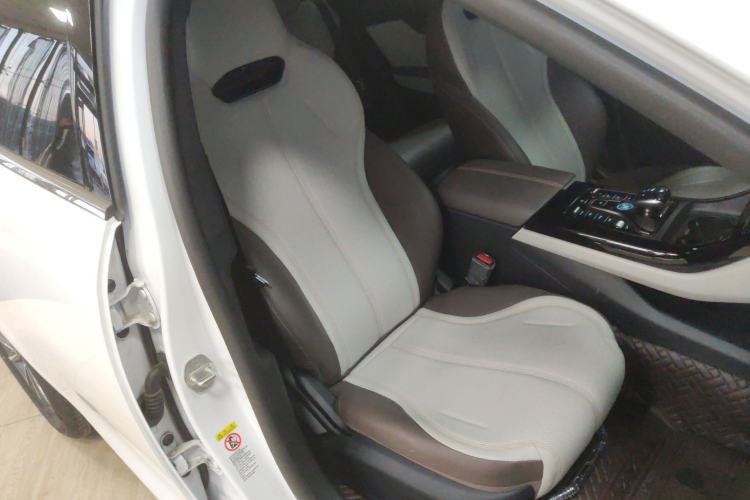 Used BYD Qin PLUS 2024 HONOR Edition DM-i 55KM Leading Model
