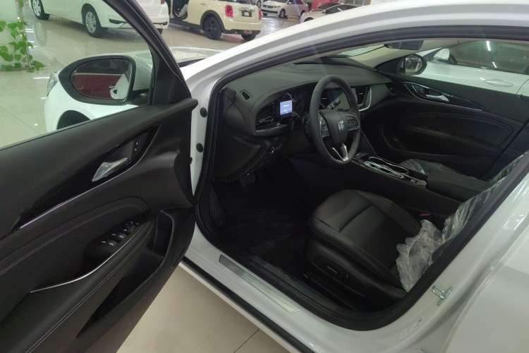 Used Buick Regal 2024 25T Deluxe Edition
