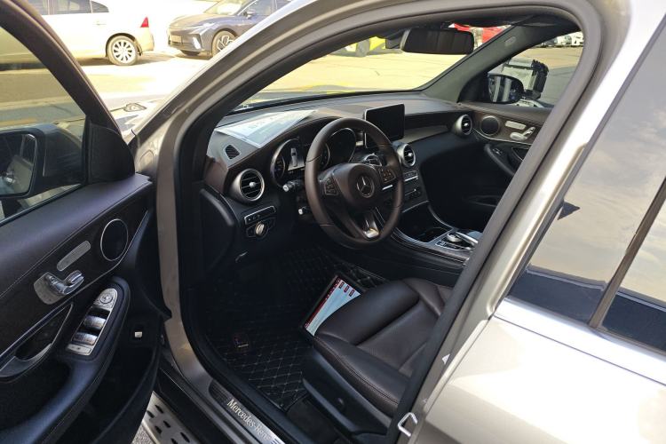 Used Mercedes-Benz GLC 2019 GLC 300 L 4MATIC Dynamic Model
