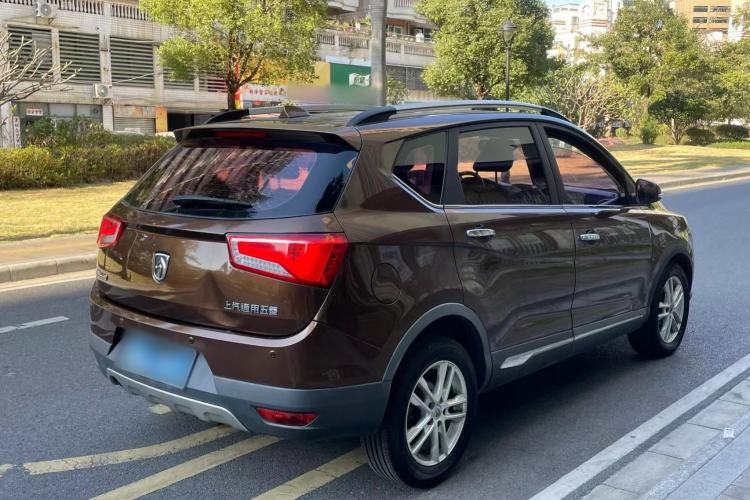 Used Baojun 560 2015 1.8L Manual Elite Model
