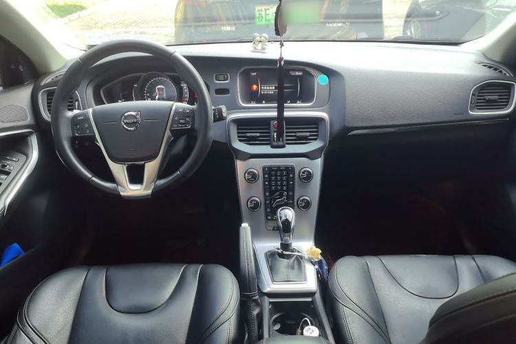 Used Volvo V40 2018 T3 Zhiya Edition