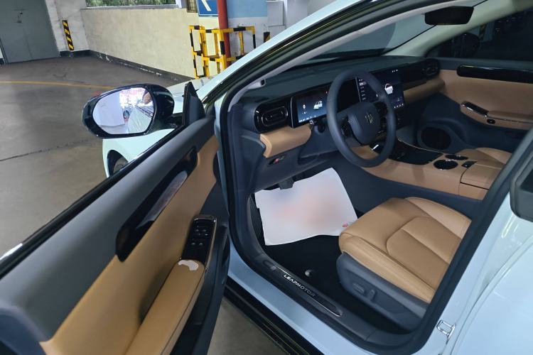 Used Leapmotor C01 2024 Range-Extended 216 Luxury Edition
