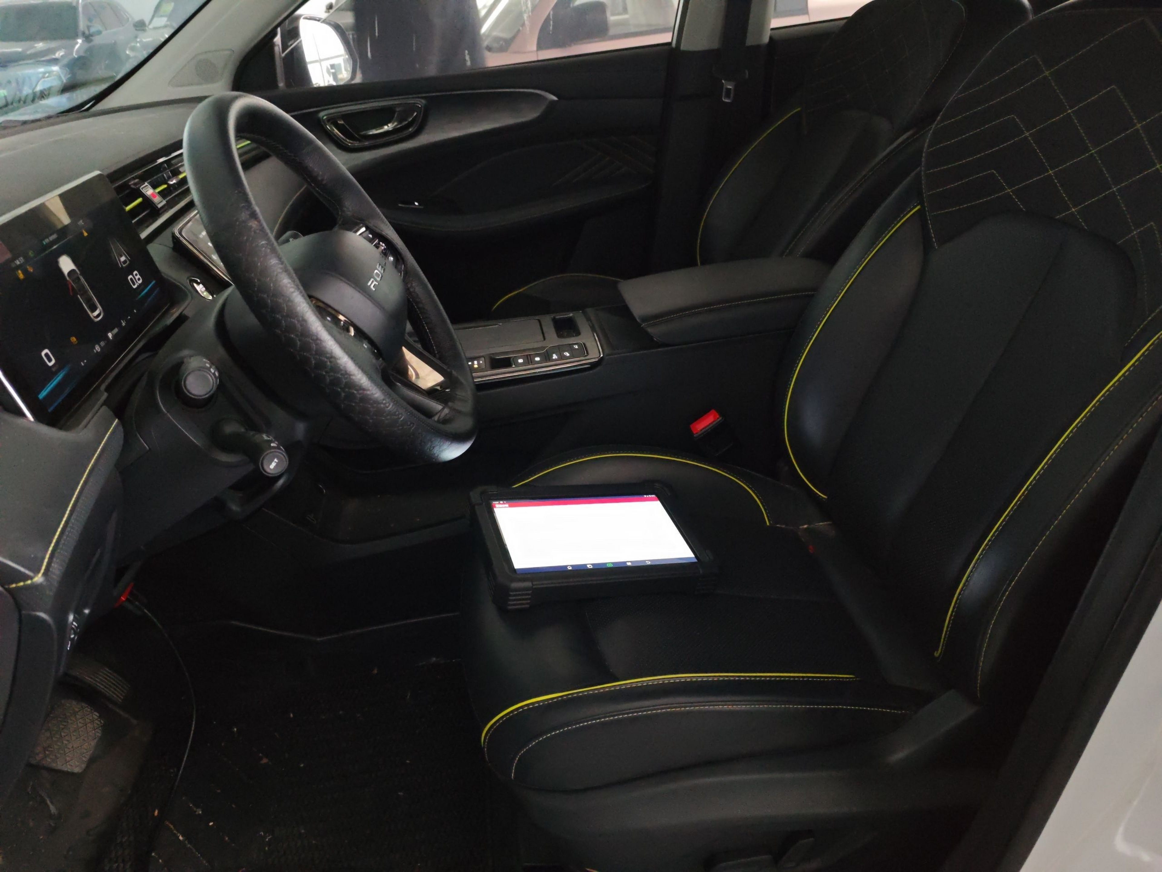 Переднее сиденье в автомобиле