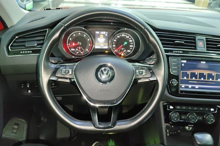 Used Volkswagen Tiguan L 2017 380TSI Automatic All-Wheel Drive Supreme Flagship Edition
