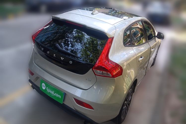 Used Volvo V40 2017 T3 Zhiyi Edition
