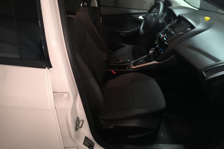 Used Ford Focus 2018 Hatchback Classic 1.6L Automatic Comfort Plus SmartDrive Edition
