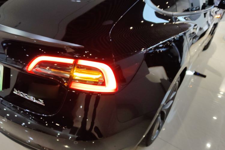 Used Tesla Model 3 2021 Revised Version II – Performance High-Performance All-Wheel-Drive Edition
