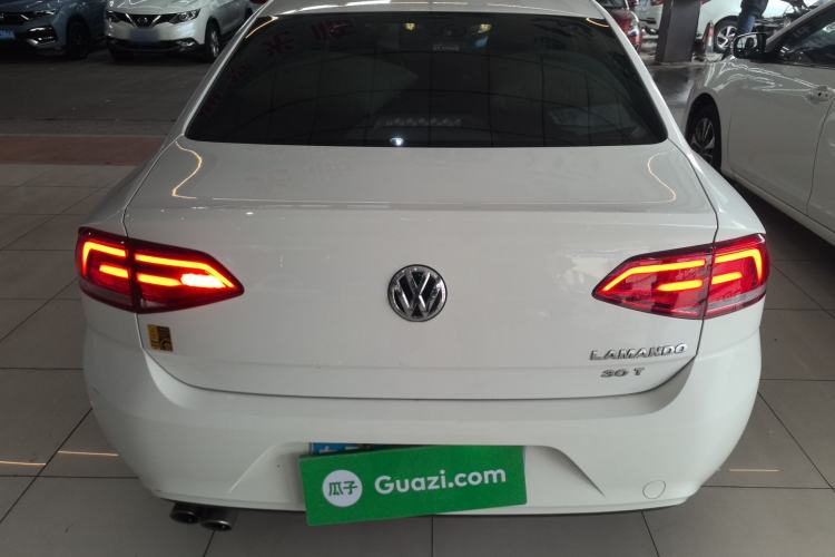 Used Volkswagen Lamando 2015 230TSI DSG Fashion Edition
