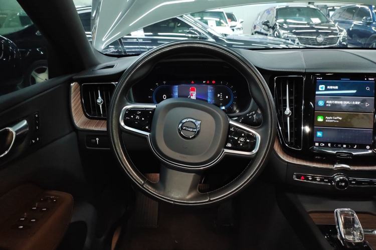 Used Volvo XC60 2022 B5 4x4 Smart Luxury Edition
