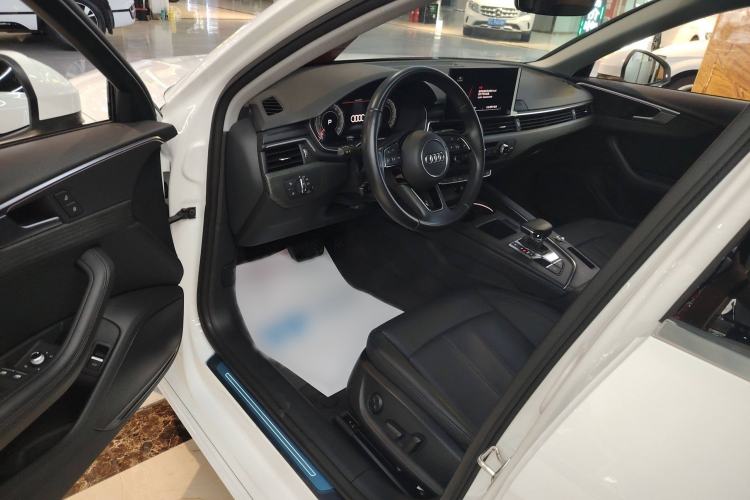 Used Audi A4L 2022 40 TFSI Stylish and Elegant Edition
