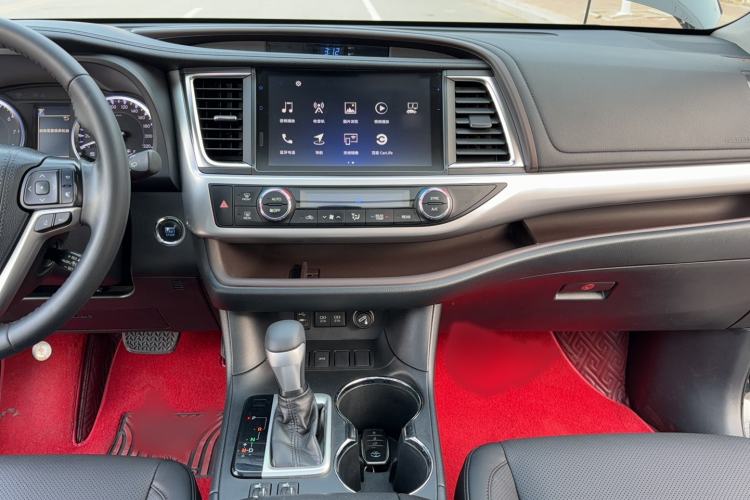 Used Toyota Highlander 2018 2.0T Two-Wheel Drive Prestige Version 7 Seats China V Emission Standard
