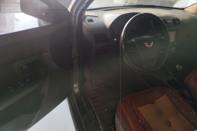 Used Wuling Hongguang 2014 1.5L S Standard Version
