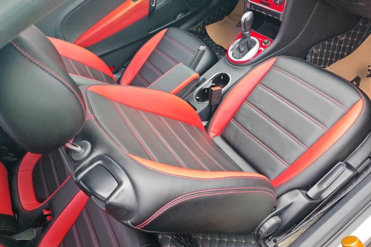 Used Volkswagen Beetle 2015 180TSI model
