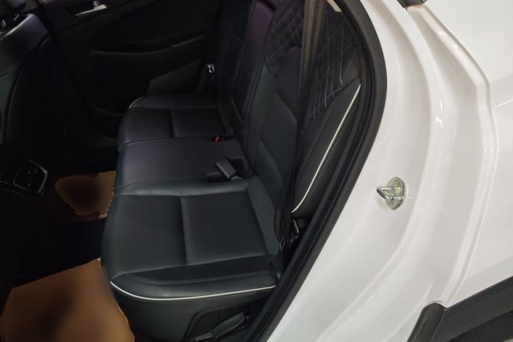 Used Hyundai Tucson 2019 280TGDi Dual-Clutch Two-Wheel Drive Fashion Edition China VI Standard
