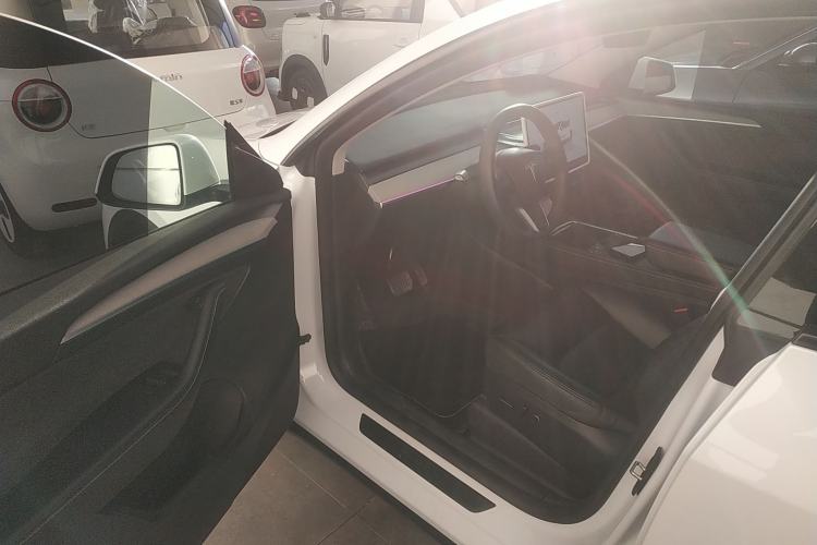 Used Tesla Model Y 2023 Rear-Wheel-Drive Version