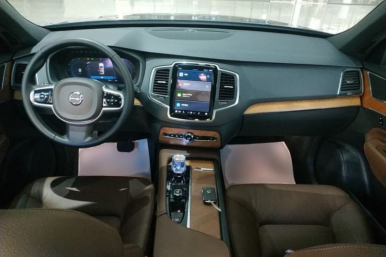 Used Volvo XC90 2023 B5 SmartDrive Luxury Edition 5 Seats
