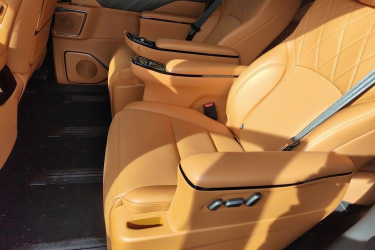 Used Wey Gaoshan 2025 Four-Wheel Drive Alpine 8