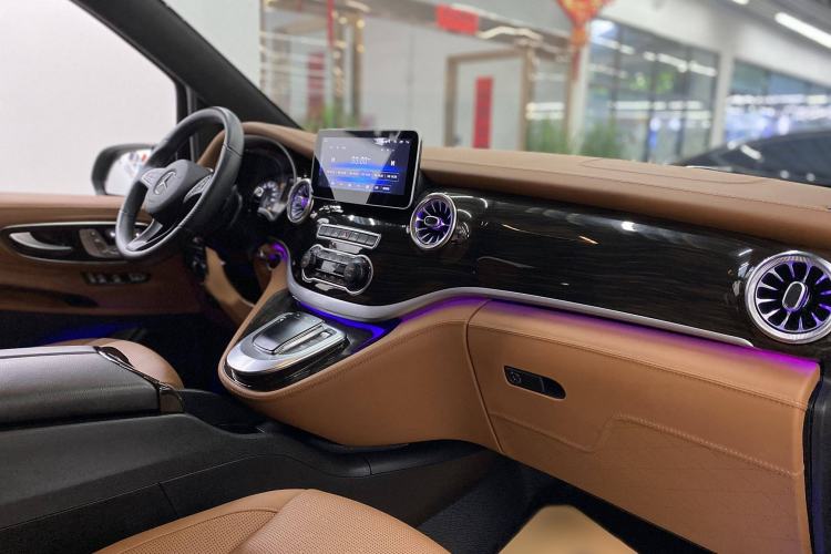 Used Mercedes-Benz Vito 2023 2.0T Elite Version 7 Seats
