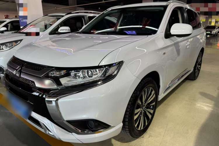 Used Mitsubishi Outlander 2021 Revised Version 2.0L Two-Wheel Drive Comfort Edition 5 Seats
