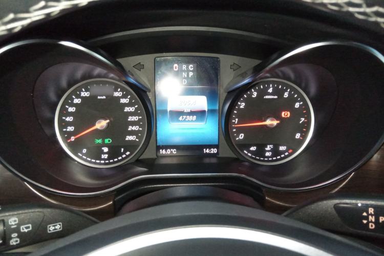 Used Mercedes-Benz V-Class 2022 V 260 Avantgarde Edition