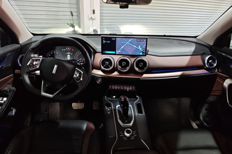 Used Wey VV5 2021 1.5T Two-Wheel Drive Color Pioneer