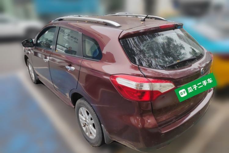 Used Venucia T70 2015 2.0L CVT Smart Choice Edition
