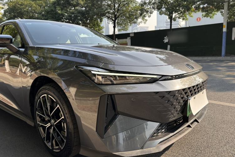 Used Changan UNI-V iDD 2024 Blue Whale Smart Electric iDD 136km ZhiKu Model