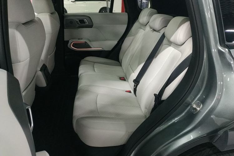 Used  Titanium 3 2025 501 km All-Wheel Drive Intelligent Driving Max Edition