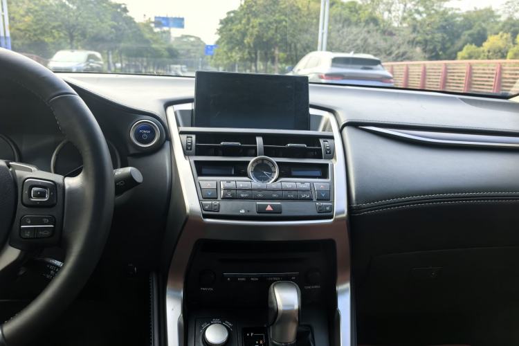 Used Lexus NX 2015 300h All-Wheel-Drive Fēngzhì Edition
