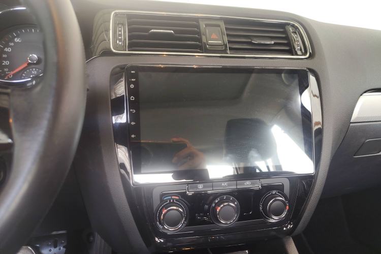 Used Volkswagen Sagitar 2015 230TSI Automatic Comfort Version
