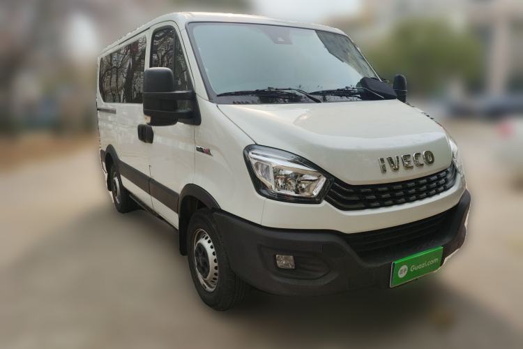 Used Iveco Eurocargo 2021 3.0T Automatic Chao Rui Short Wheelbase Low-Roof Side-Sliding Door F1C