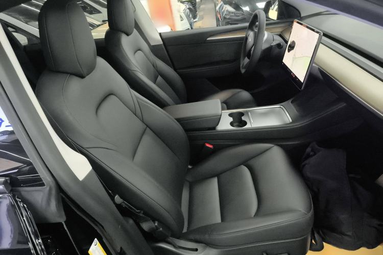 Used Tesla Model Y 2021 Long-Range All-Wheel-Drive Version
