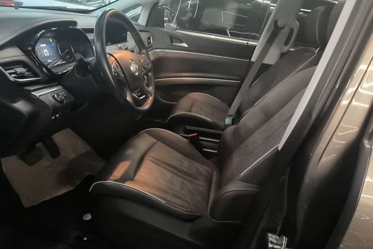 Used Buick GL8 2023 Land Executive Class 652T Luxury Model
