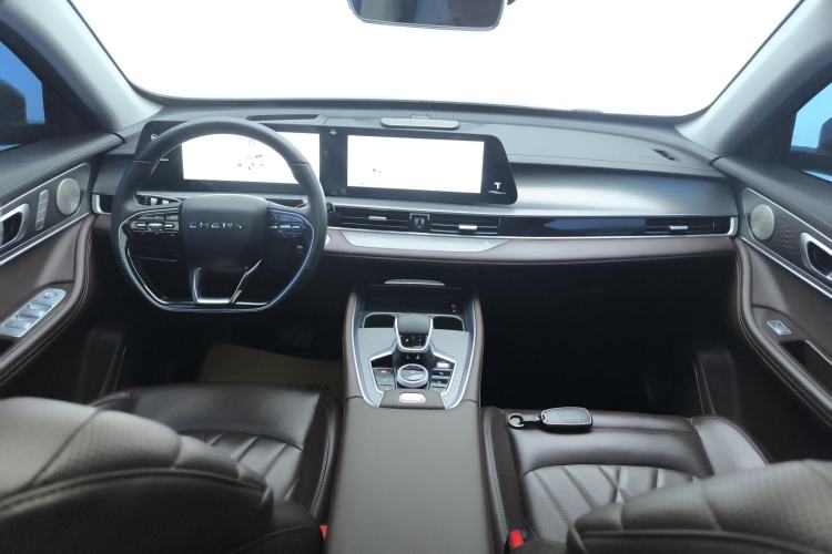 Used Chery Tiggo 8 PRO 2024 Champion Edition 390T Two-Wheel Drive Aoshi Version 7 Seats
