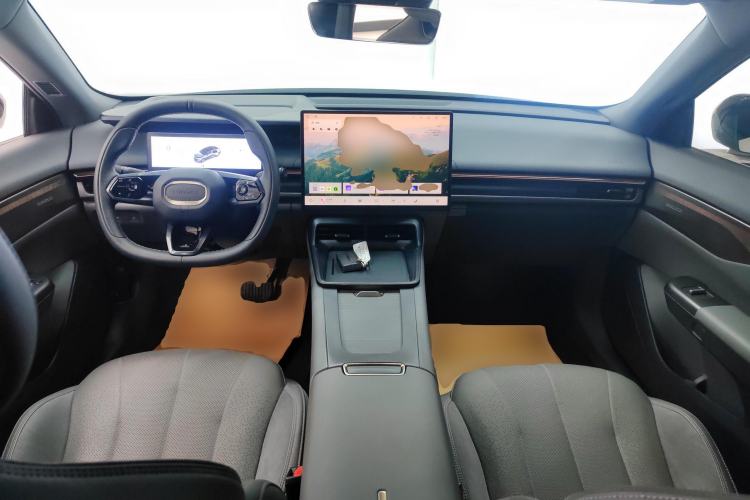 Used Lynk & Co 07 2024 EM-P 126 Long-Range Halo
