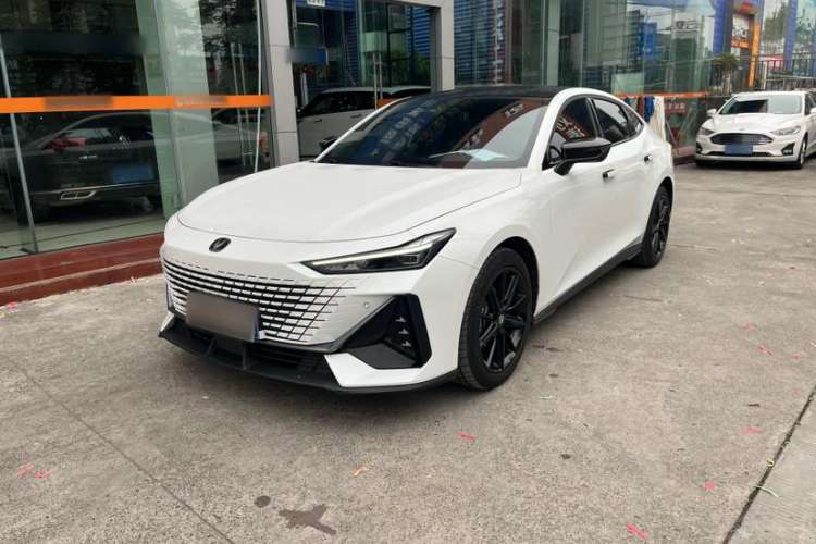 Used Changan UNI-V 2023 1.5T Prestige Model
